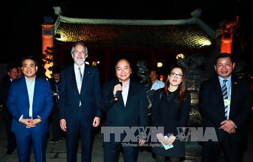 Nguyen Xuan Phuc rencontre des chefs d’entreprises de premier rang mondial - ảnh 1